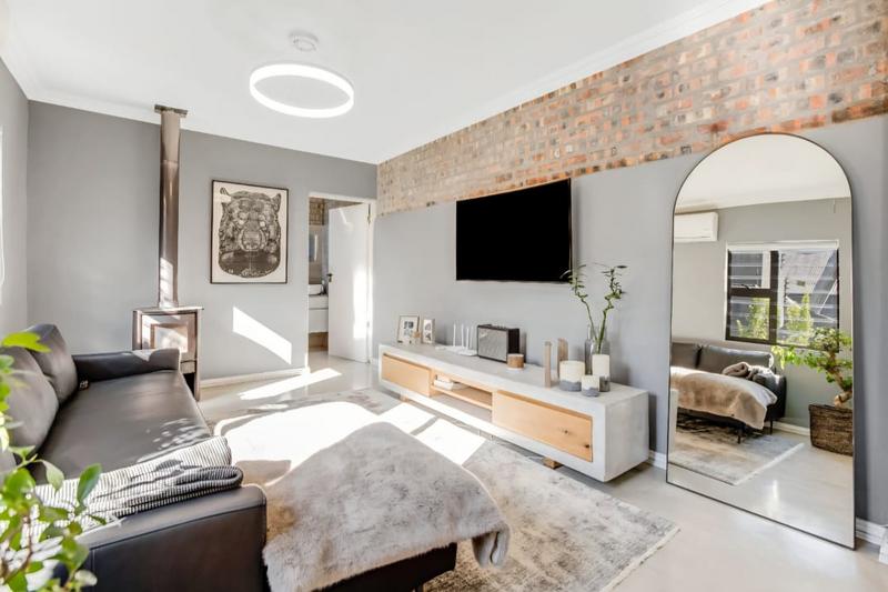 To Let 2 Bedroom Property for Rent in Green Point Western Cape